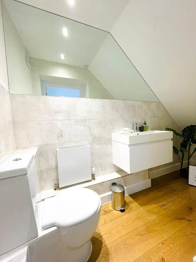75 Weavers Townhouse Apartment