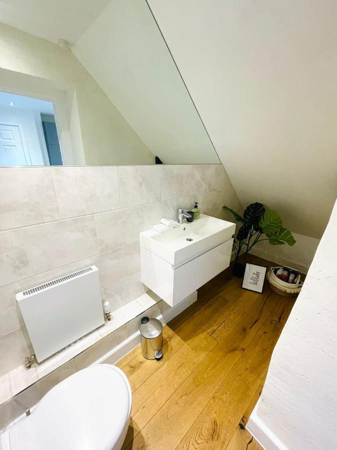 75 Weavers Townhouse Apartment